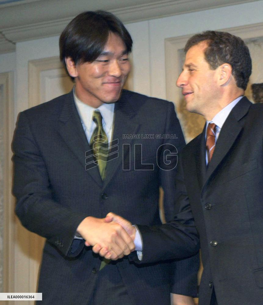 Matsui signs with agent Tellem