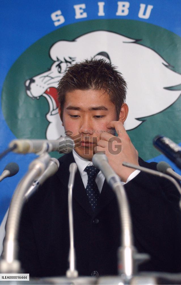 Seibu right-hander Matsuzaka receives 1st pay cut