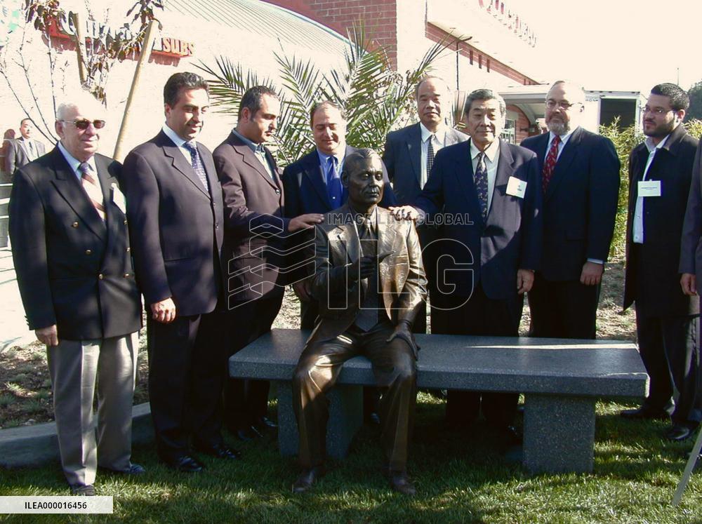 Sugihara statue dedicated in L.A.'s Little Tokyo