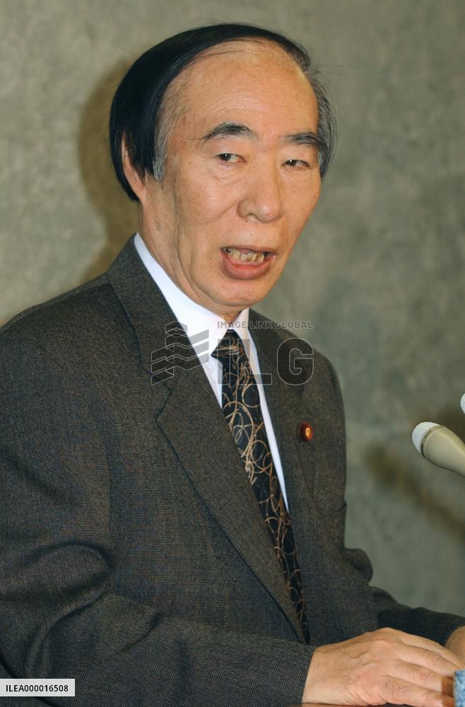 Gov't accepts ruling to help A-bomb survivors abroad