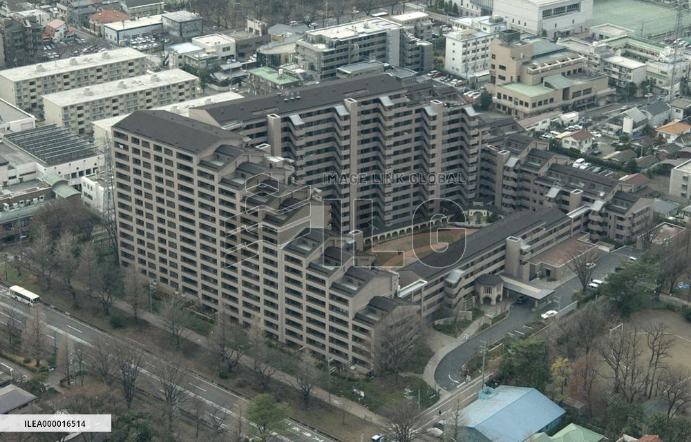 Top floors of condo in suburban Tokyo ordered to be removed