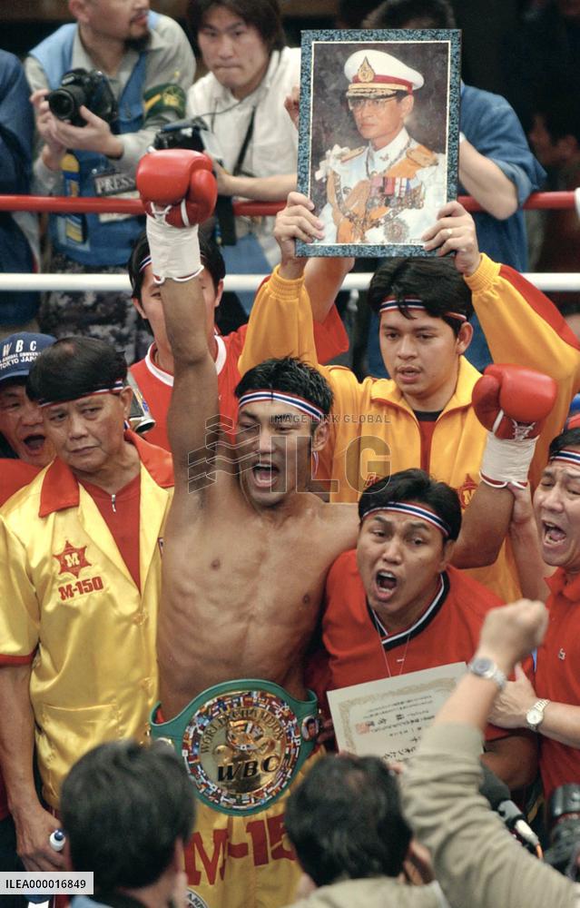 Sirimongkol beats Choi to retain WBC title