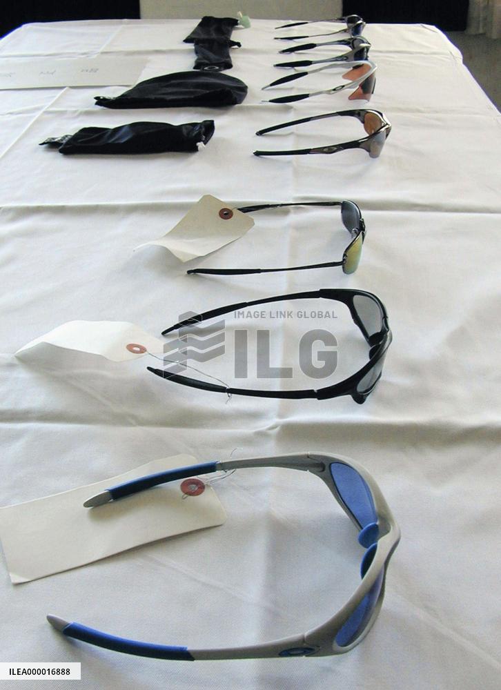 Couple held for allegedly selling fake 'Ichiro' sunglasses