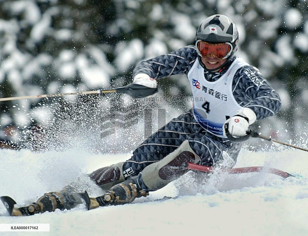 (1)Japan's Kimura wins in men's slalom