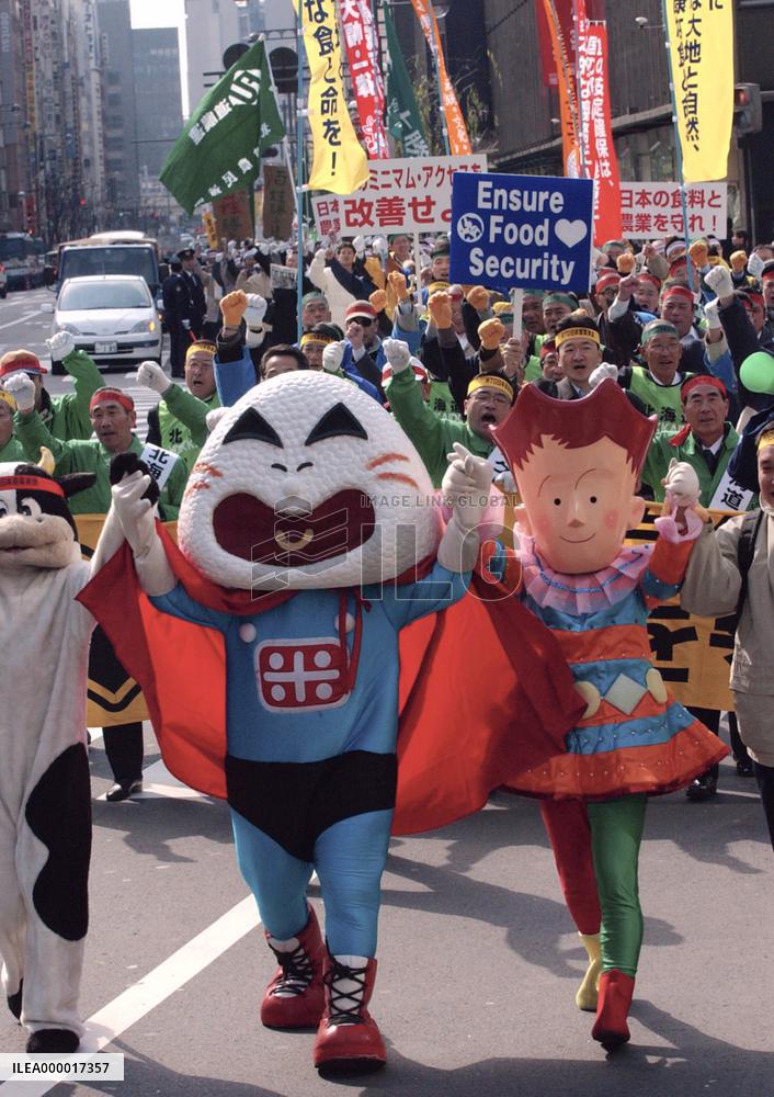 (2)Farmers protest over WTO proposed tariff cuts