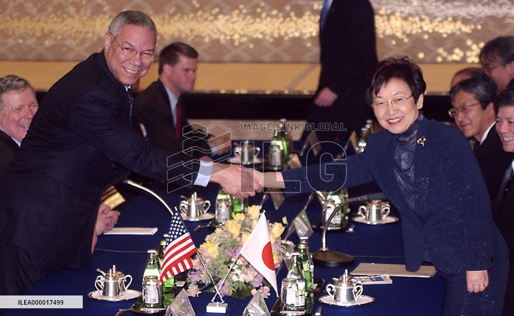 Powell talks with Kawaguchi on N. Korea, Iraq