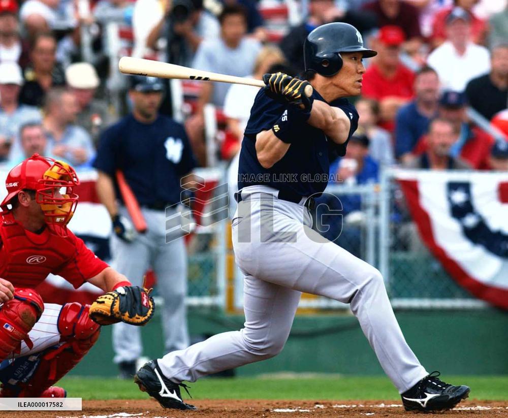 (1)Matsui in exhibition game with Phillies
