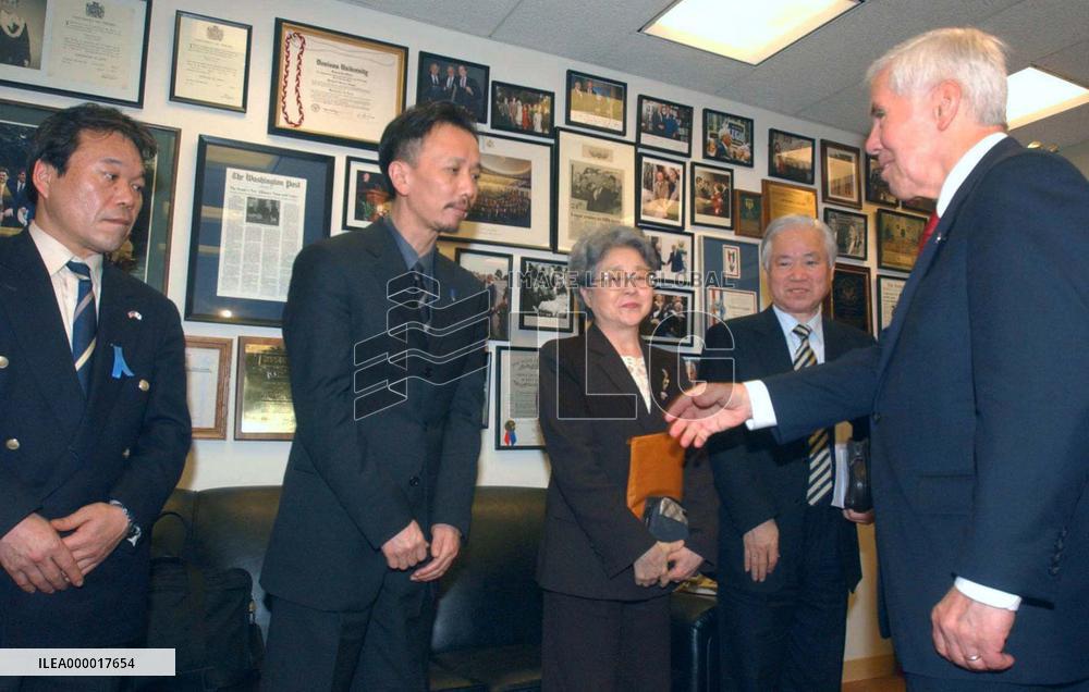 Japanese abductees' kin meet Senate Republican leaders