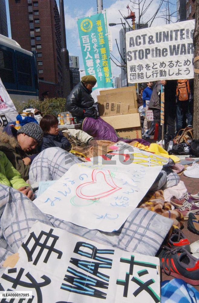 (5)U.S. launches war on Iraq