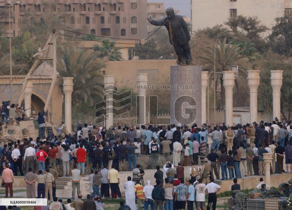 (16)Saddam's grip on Baghdad collapses