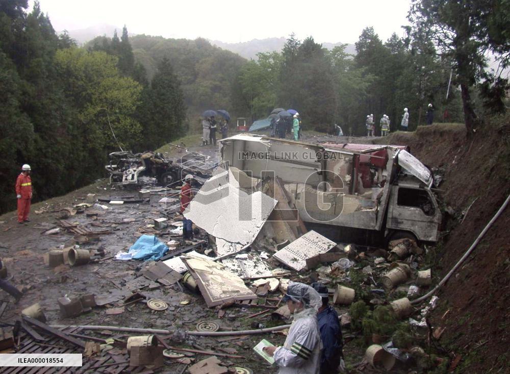 7 dead, 2 missing after explosion at fireworks factory