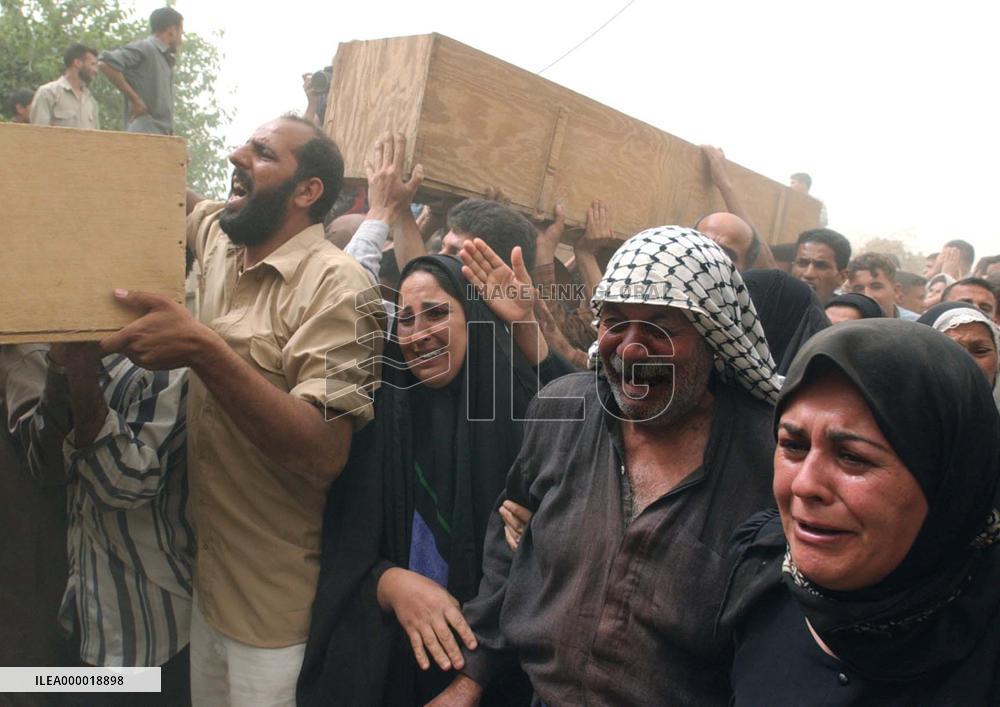 (1)Ammunition dump blast triggers series of explosions