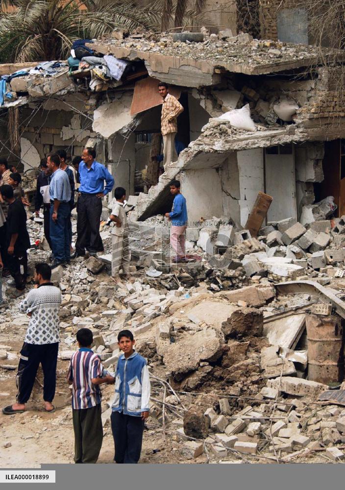 (1)Arms dump blast sets off series of explosions