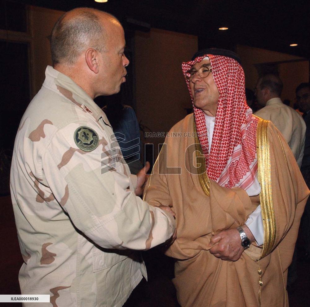 (1)Iraqis debate postwar future