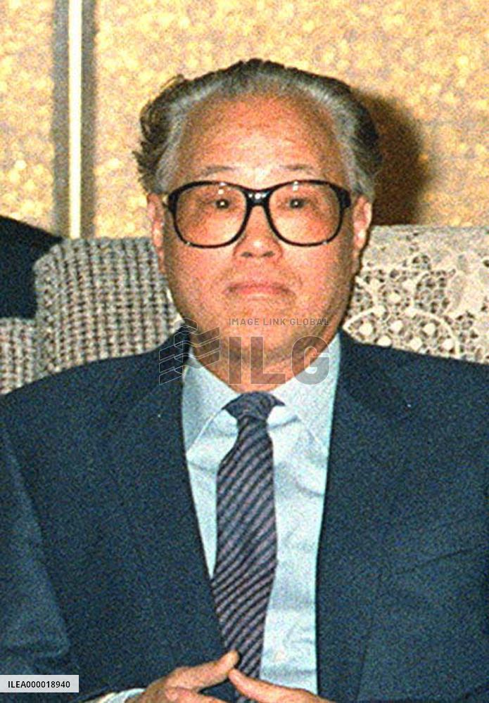 (1)Ex-Chinese Communist Party chief Zhao Ziyang dies