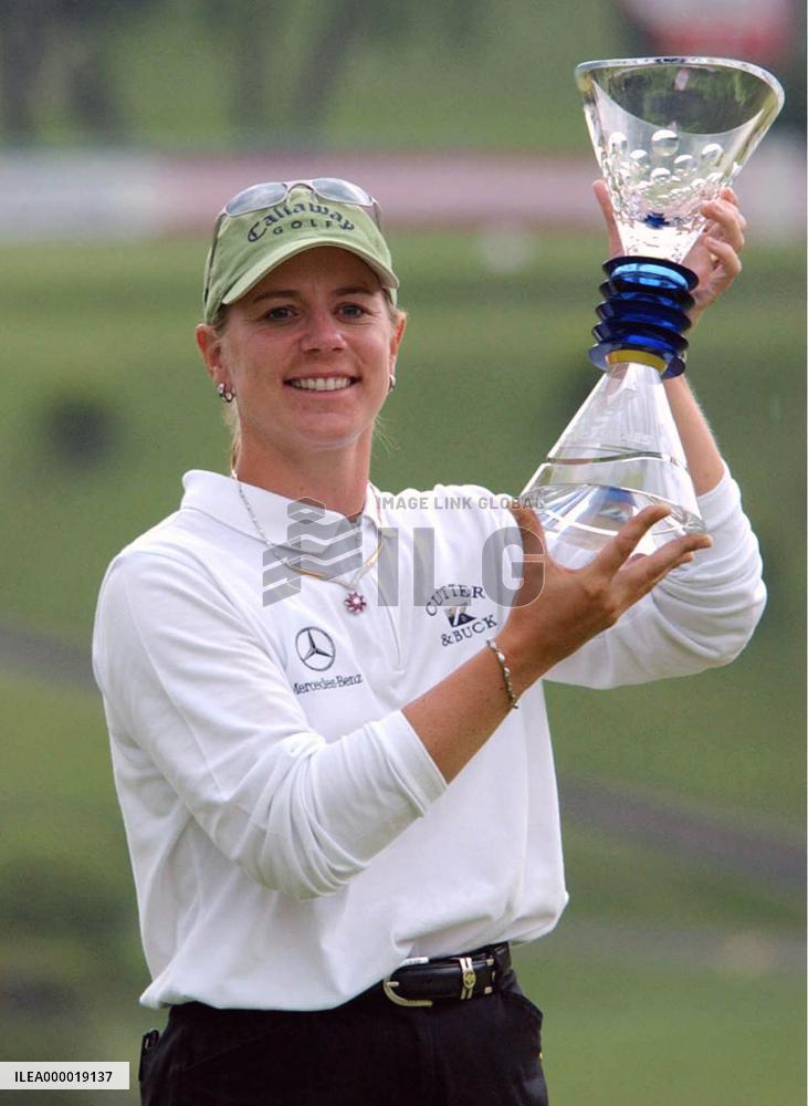 Sorenstam wins Nichirei World Ladies golf