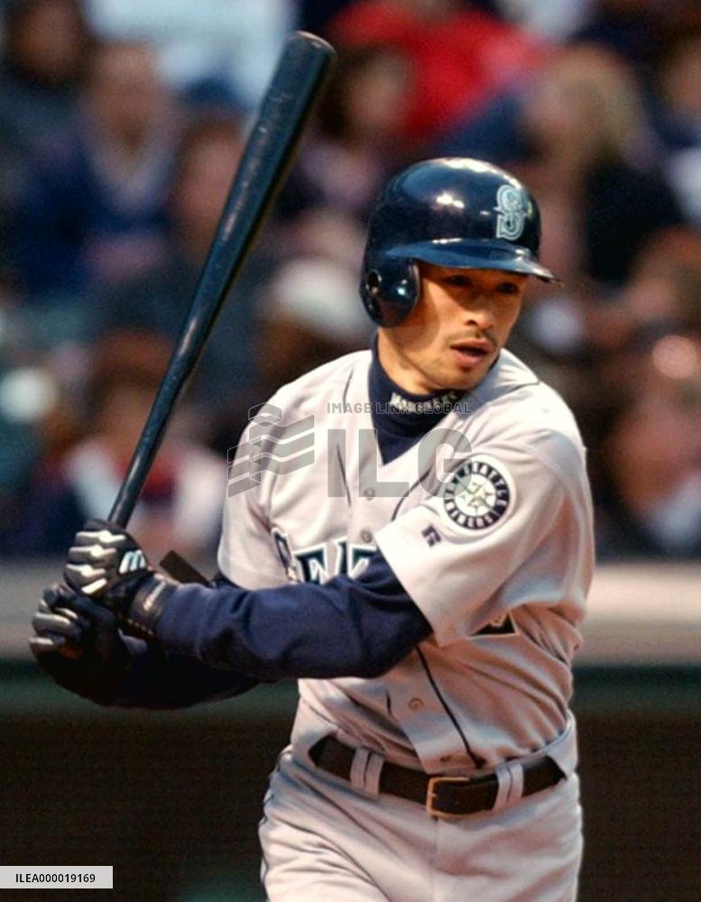 Mariners' Ichiro goes 4-for-5 against Indians