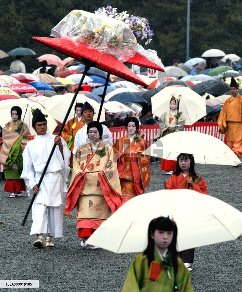 Aoi festival held in rain
