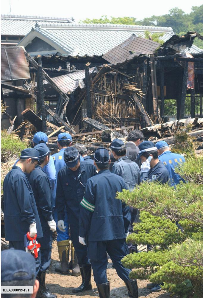 3 firefighters die, 10 injured in Kobe fire