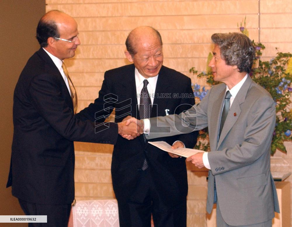 Business chiefs call for Japan, U.S., China dialogues