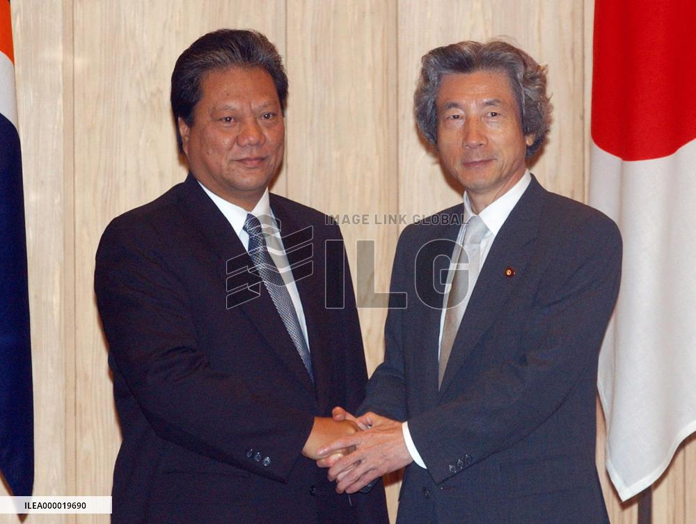 Koizumi meets with Note