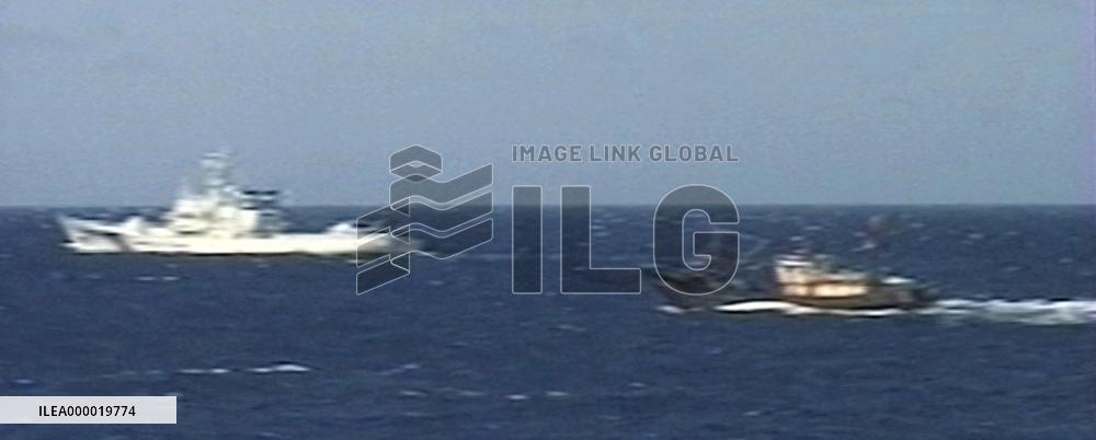 (2)Chinese activists try to reach disputed isles off Okinawa