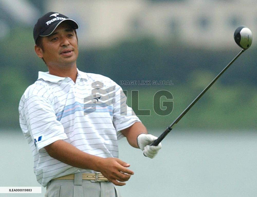 Izawa moves into lead at Mizuno Open