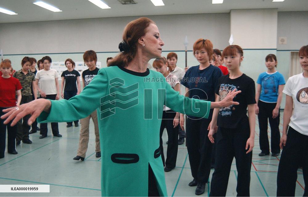 Russian ballet dancer Plisetskaya choreographs in Japan