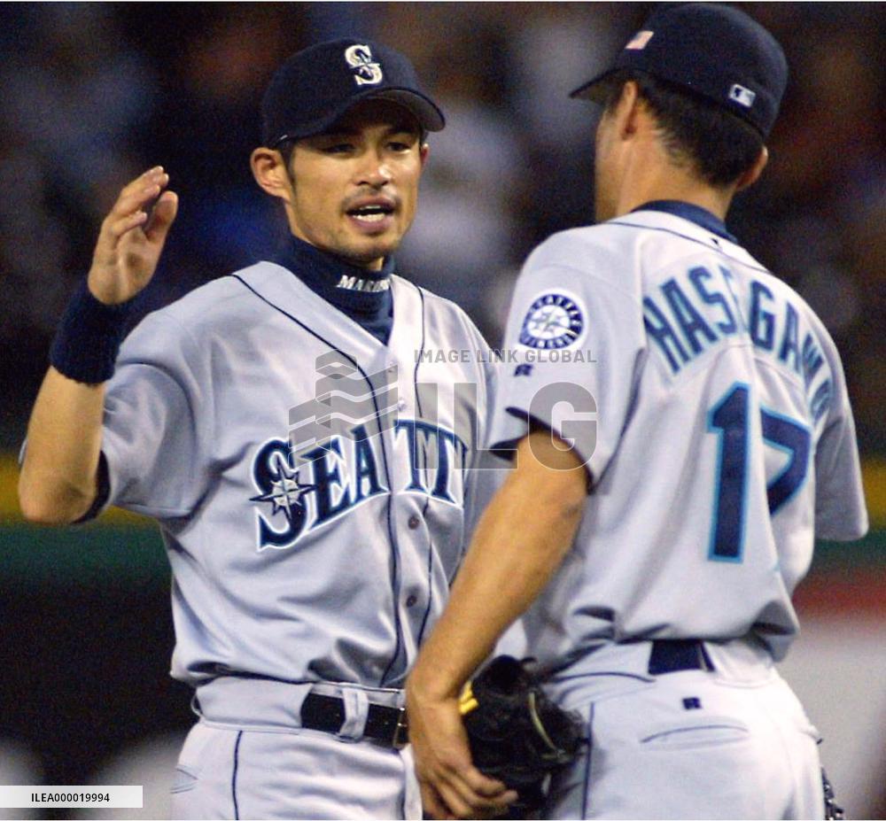 Ichiro goes 2-for-5, Seattle beats Texas in 10 innings