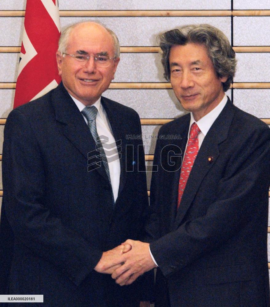 (1)Howard holds talks with Koizumi