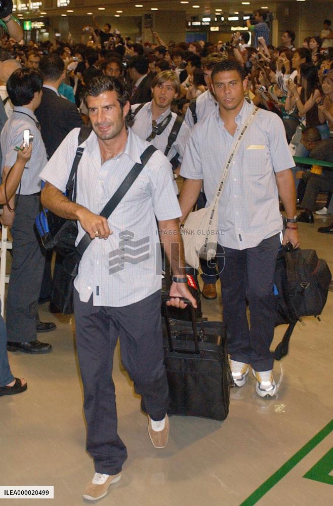 (3)Real Madrid dream team arrive in Japan