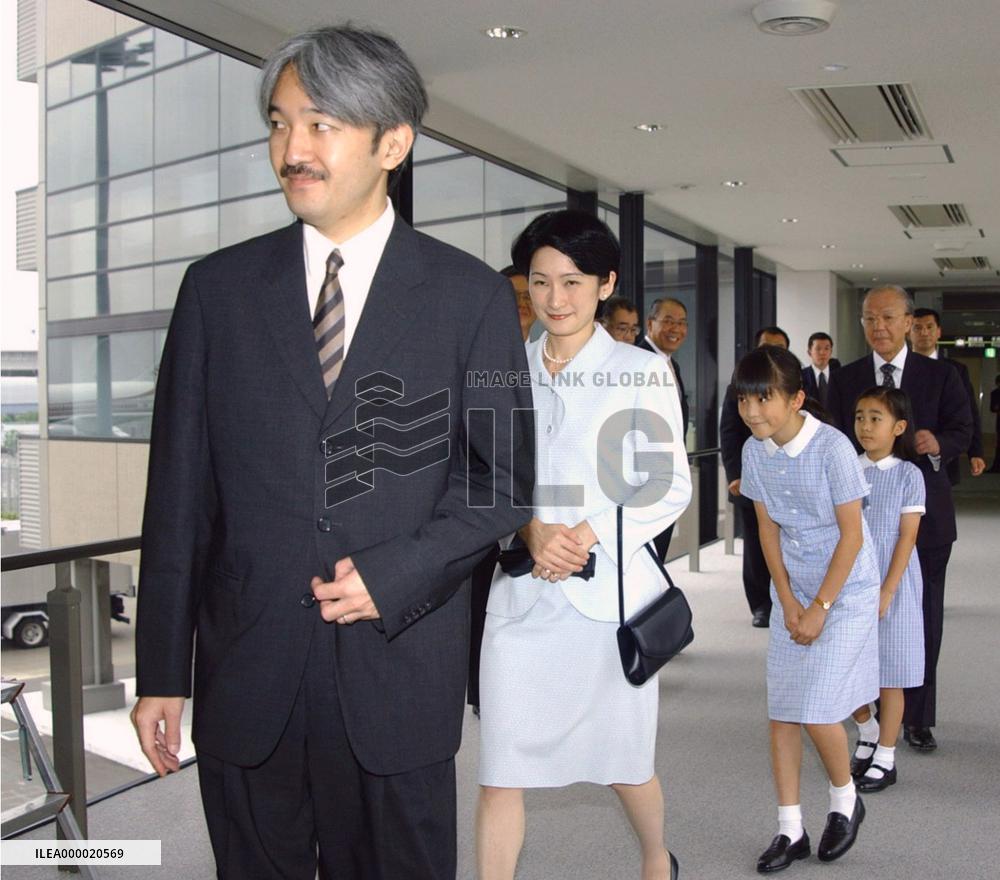 Prince Akishino and family depart for Thailand