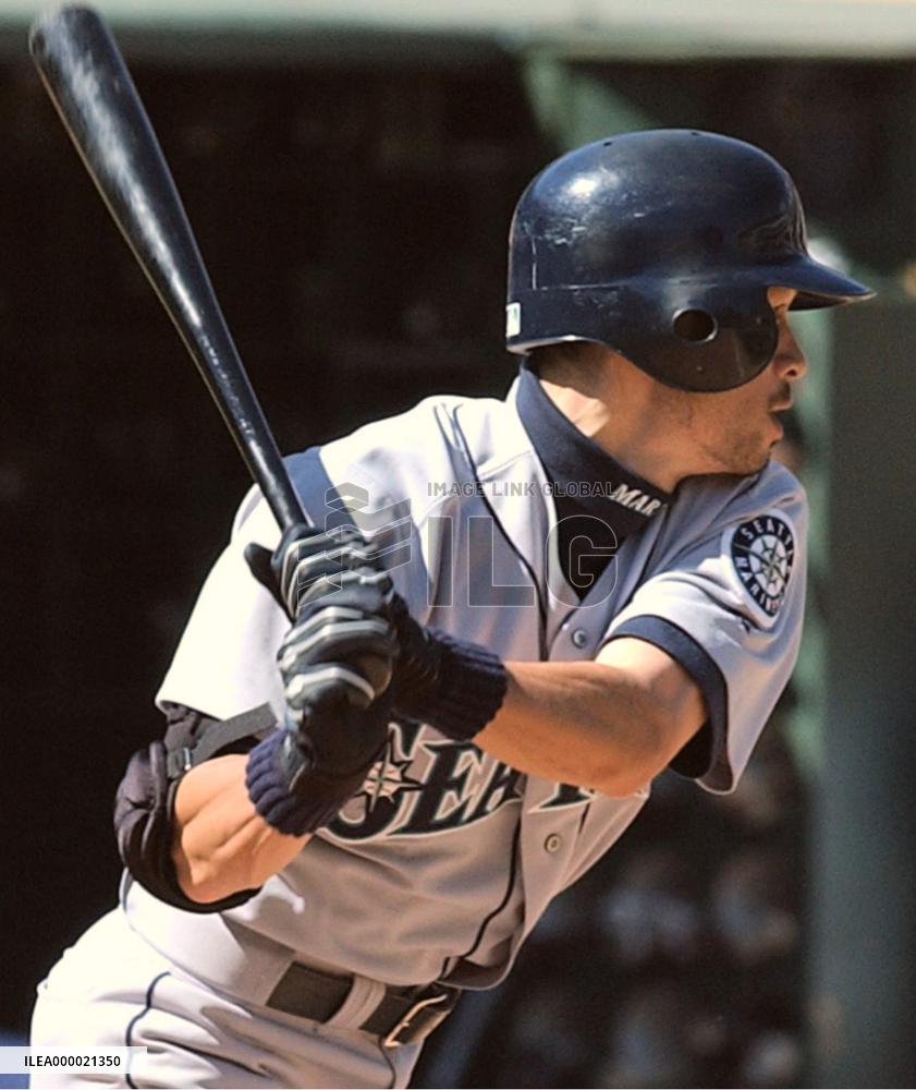 (1)Ichiro gets 200th hit in Mariners win over Oakland