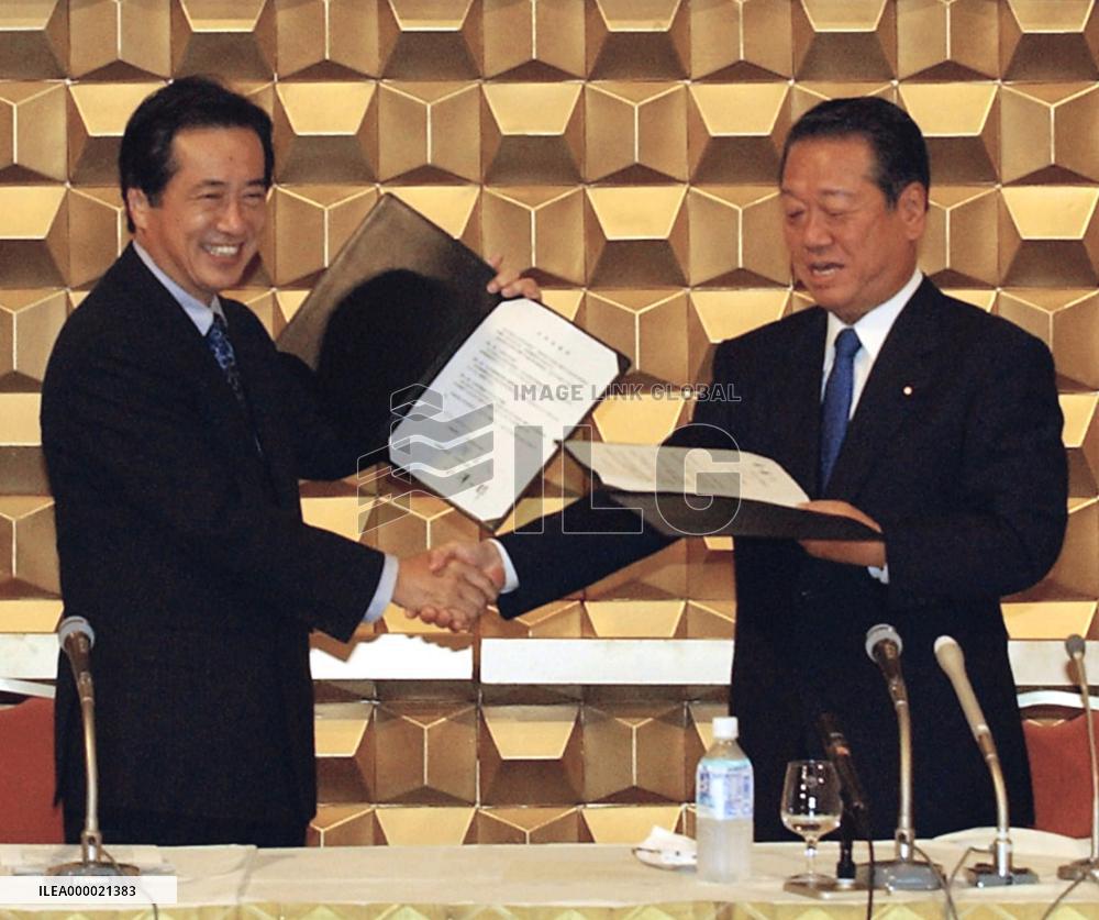 Opposition DPJ, LP sign merger deal