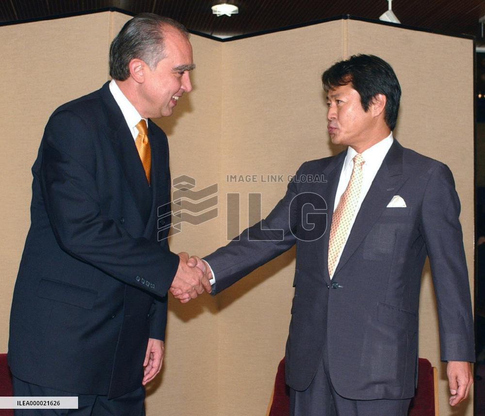 Japan, Mexico remain apart in last-ditch FTA talks