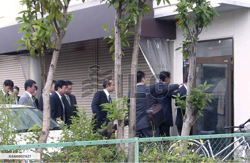 Police arrest car dealer staff over N. Korea exports