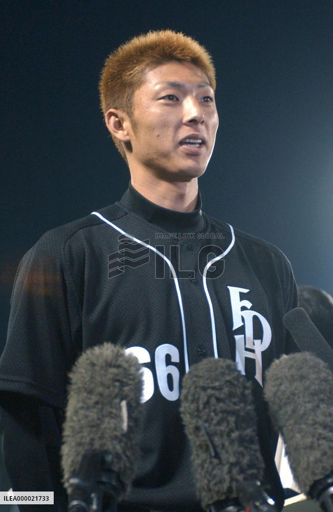 (2)Igawa, Saito win Sawamura Award