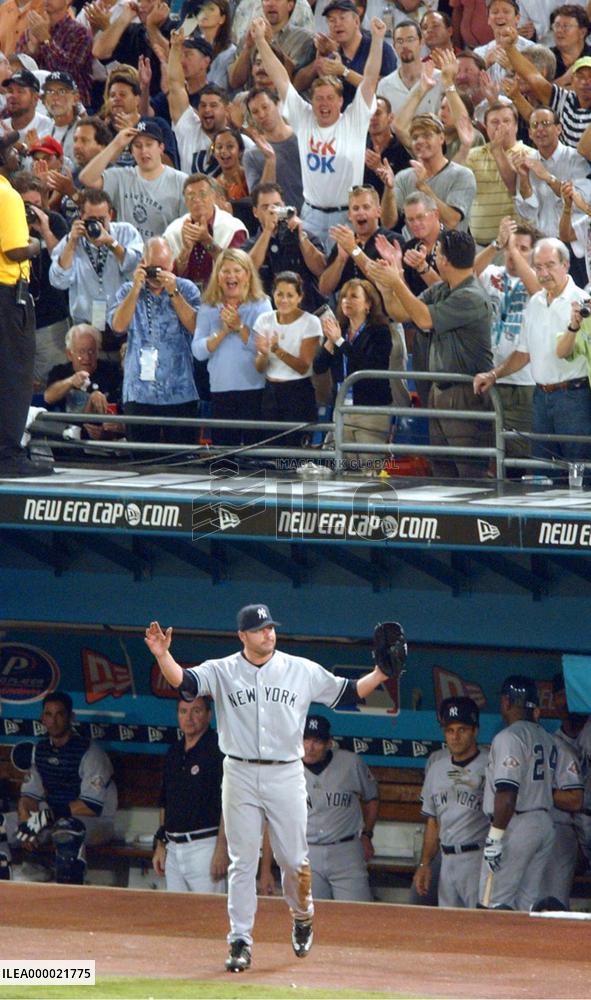 (1)Marlins beat Yankees in Game 4 of World Series