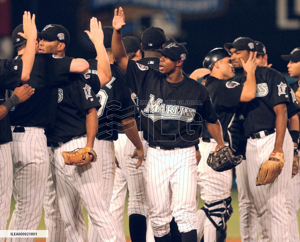 Florida Marlins 1 win away from World Series title