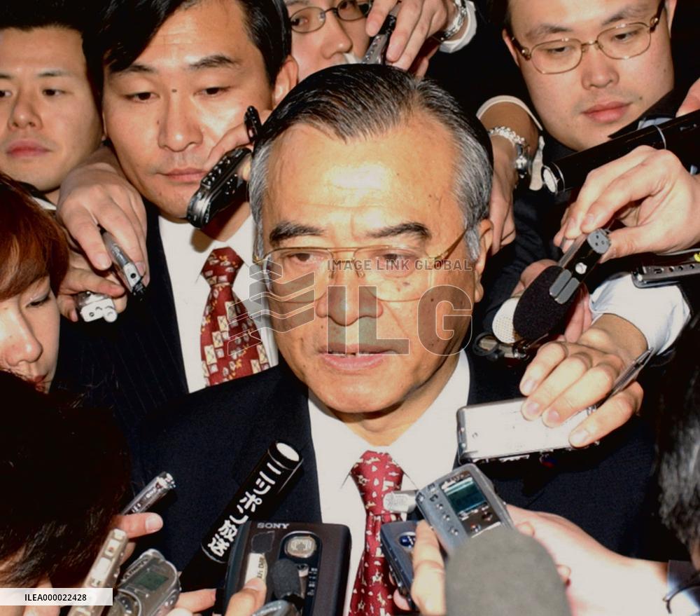 (3) Japan decides to send troops to Iraq