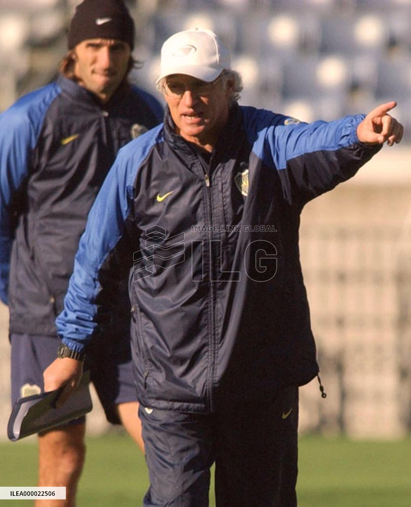 (2)Boca Juniors tune up for Toyota Cup match
