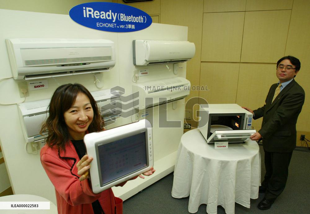 4 makers devise specs for Net-controlled appliances