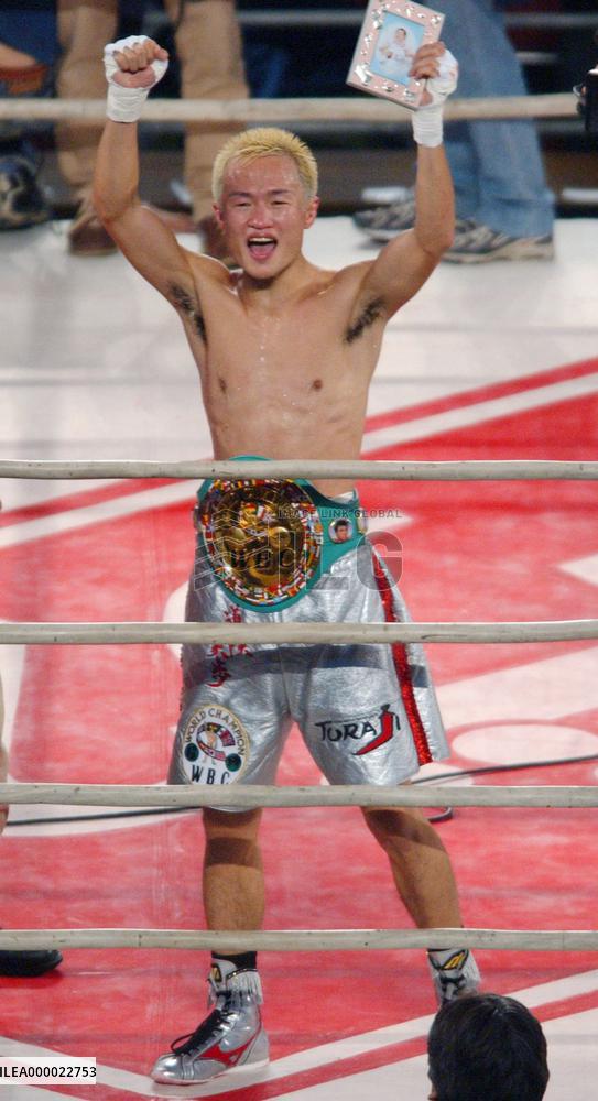 Tokuyama makes 8th defense in WBC superflyeight bout