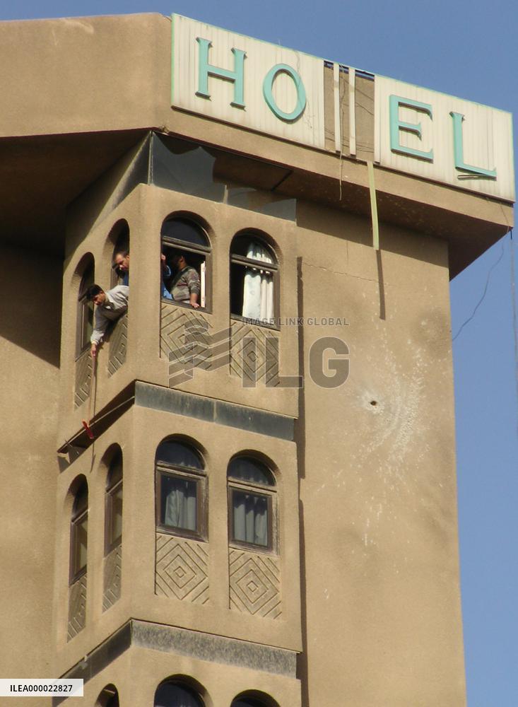 Iraqi hotel accommodating U.S. workers hit by rocket bombs