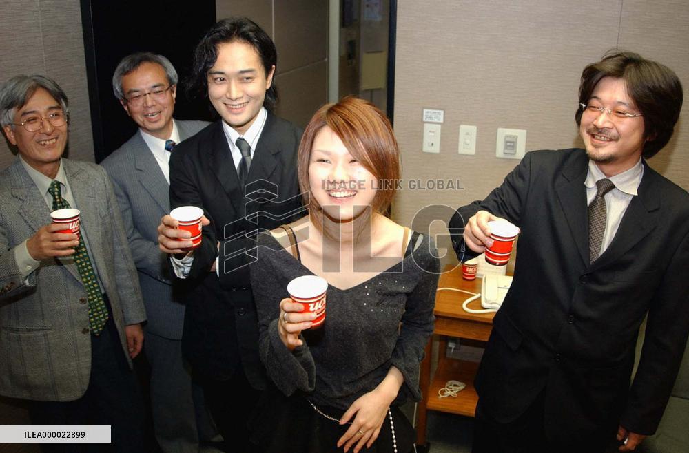 (6) Hitomi Kanahara