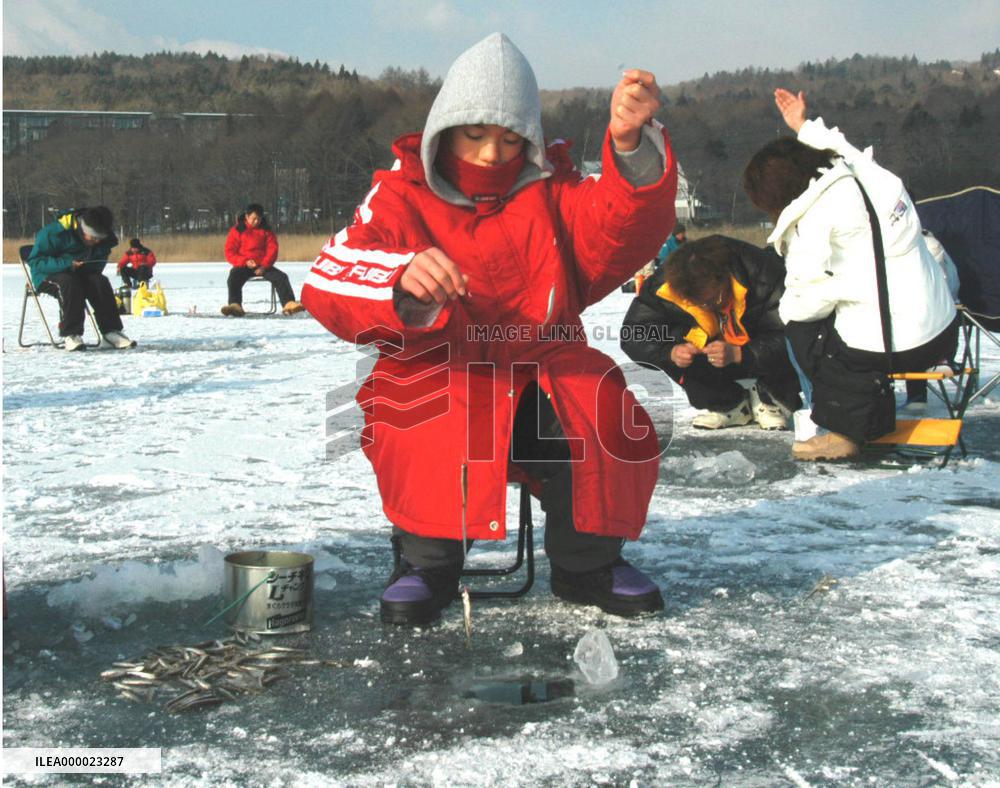 On-ice smelt fishing opens on Lake Yamanaka