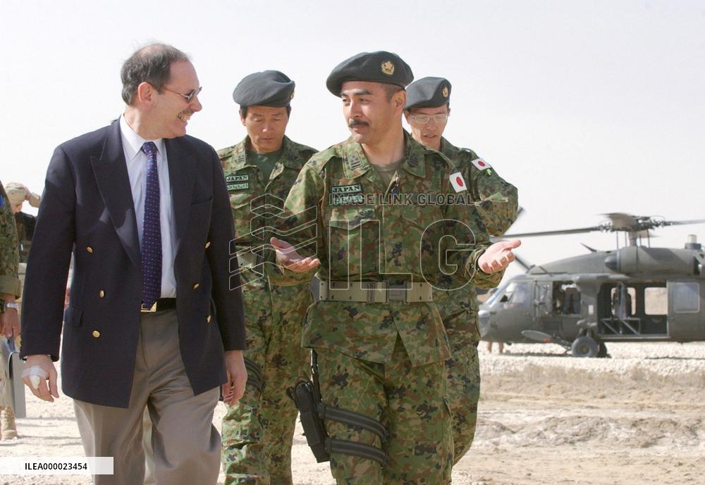 Zakheim visits Japan's GSDF team in Samawah