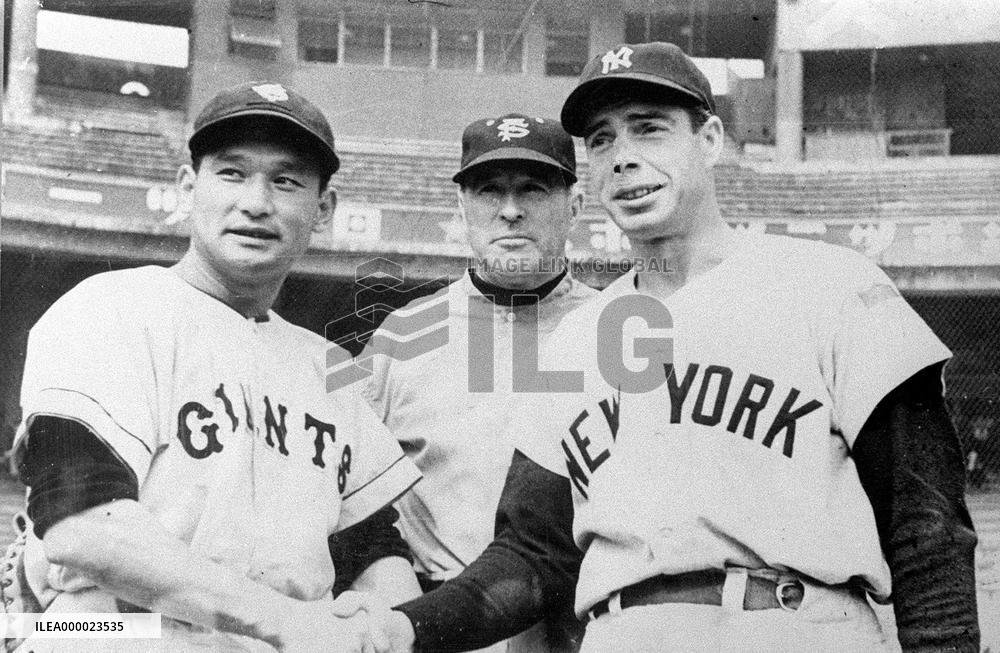 San Francisco Seals visit Japan