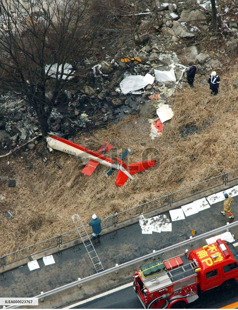 News helicopter crashes, 4 dead