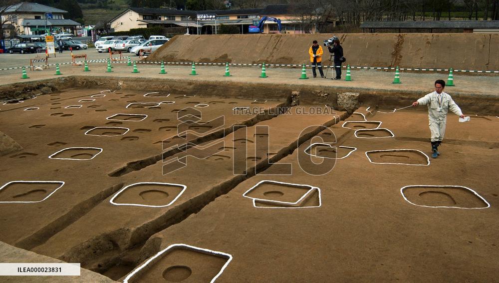 (2)Main building of Soga no Umako's residence found in Nara Pref